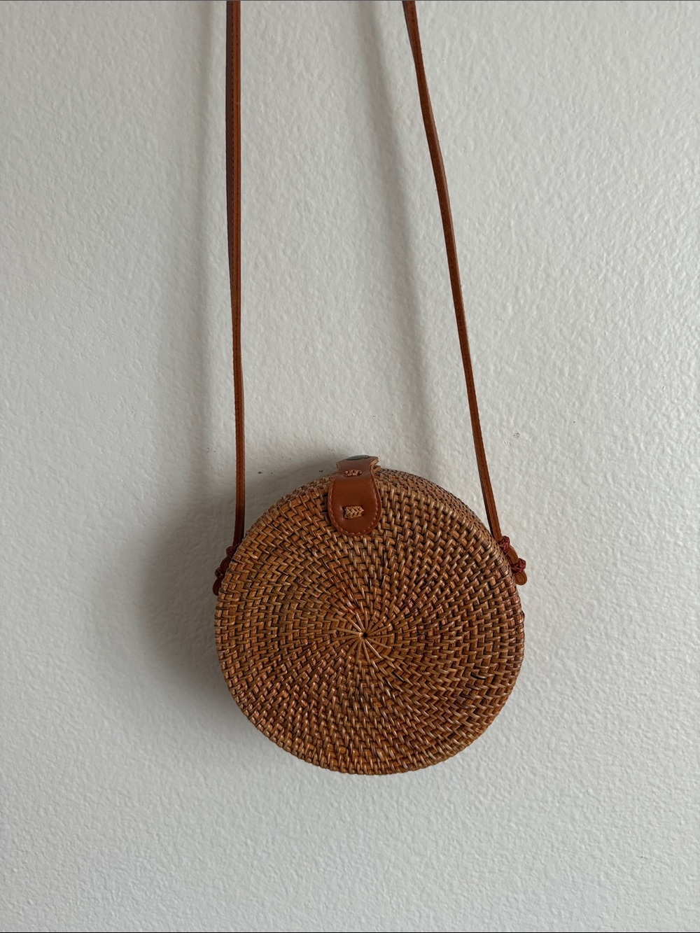 Round Woven Crossbody Bag in Brown